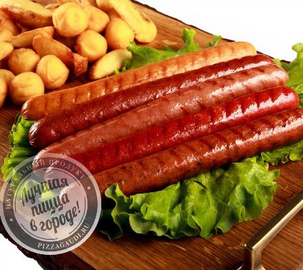 Ассорти колбас с картофелем по деревенски и картофельными шариками