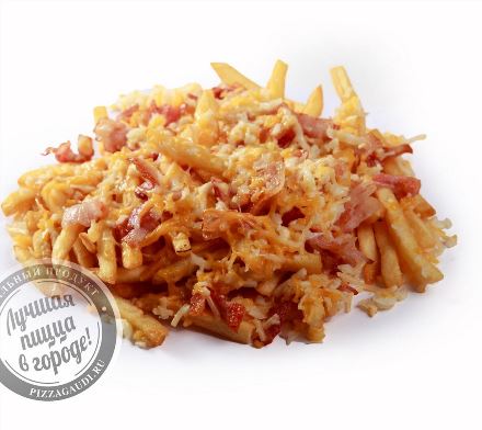 Картофель фри с беконом и тремя сырами
